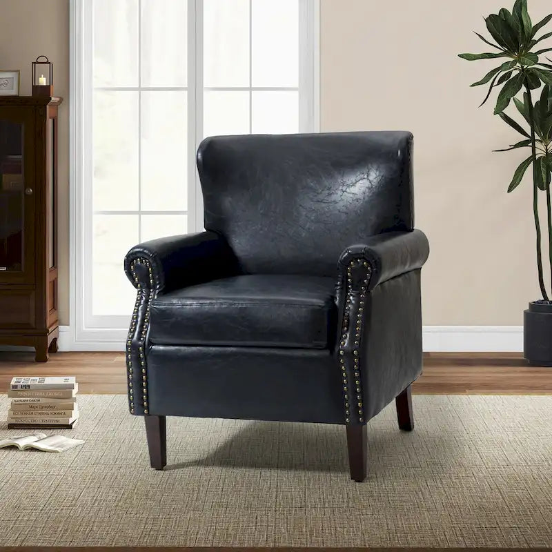 Fauteuil en cuir de transition avec clous décoratifs et accoudoirs roulés