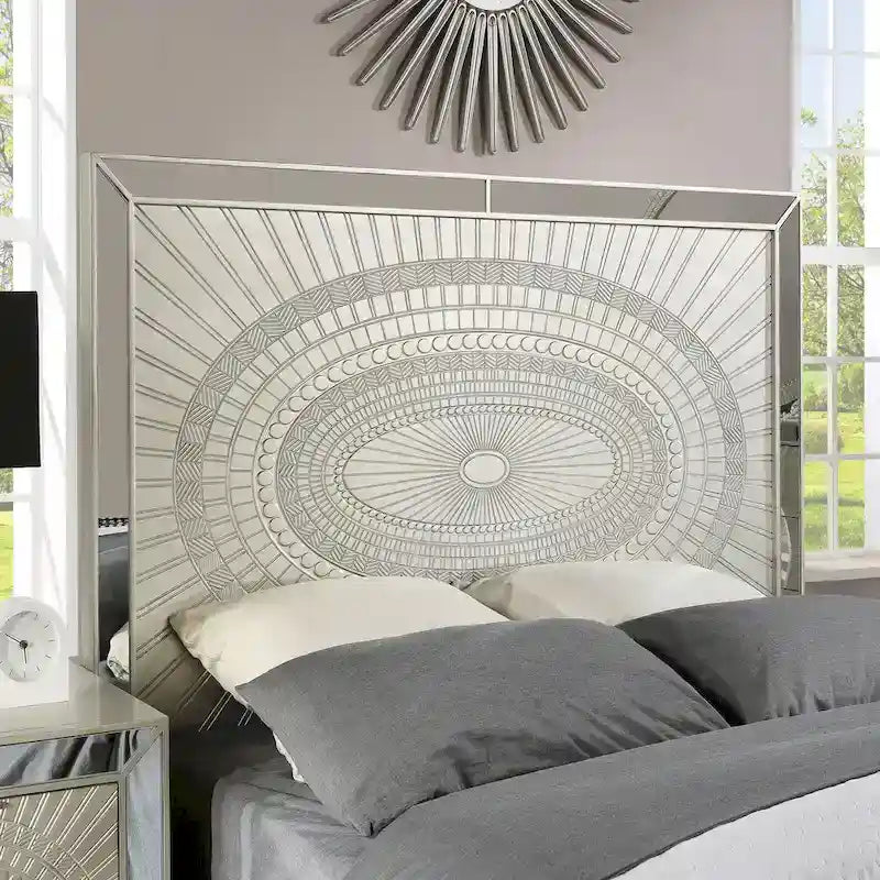 Lit à panneau sculpté en bois champagne Glam Boho